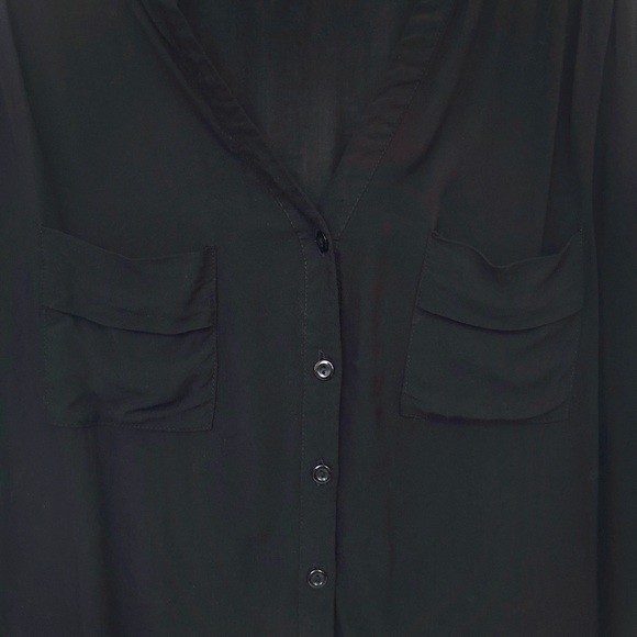 V-NECK BUTTON-DOWN BLOUSE / SHIRT (BLACK) - Picture 4 of 6